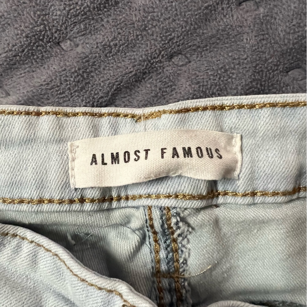 Jeans - Picture 2 of 4